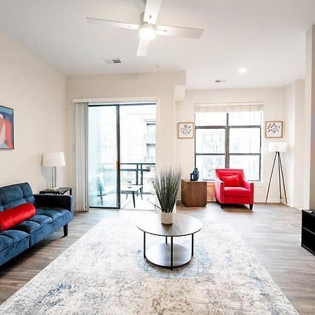 Luxury Apartment Wifi, Gym, Pool, Shops & Food! Unit 329 ชาร์ล็อต ภายนอก รูปภาพ